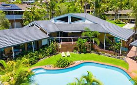 Diggers Beach Surf House - Pool, Surf Beach, Pets, Sleeps 10
